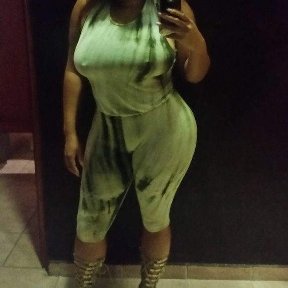 Beautiful Romper - Picture 3 of 4